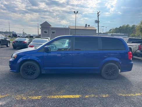 Used 2019 Dodge Grand Caravan GT FWD image 2