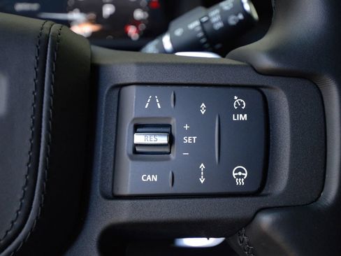 Used 2025 Land Rover Defender 130 V8 AWD/4WD image 46