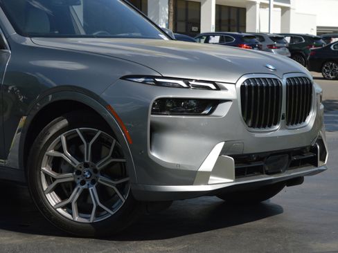 Certified 2026 BMW X7 xDrive40i AWD/4WD image 2