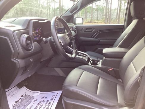 Used 2025 Chevrolet Colorado Trail Boss image 10