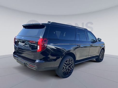 New 2026 Ford Expedition Max Platinum image 11