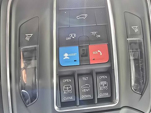 Used 2024 Jeep Grand Cherokee Limited 4xe AWD/4WD image 32