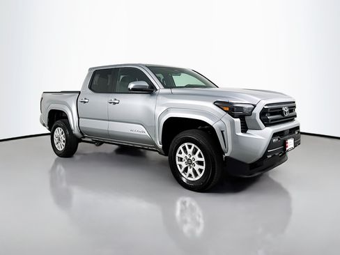 Certified 2025 Toyota Tacoma SR5 AWD/4WD image 1