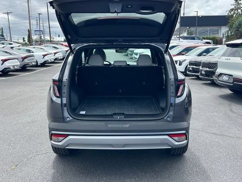 Used 2025 Hyundai Tucson Limited AWD/4WD image 8