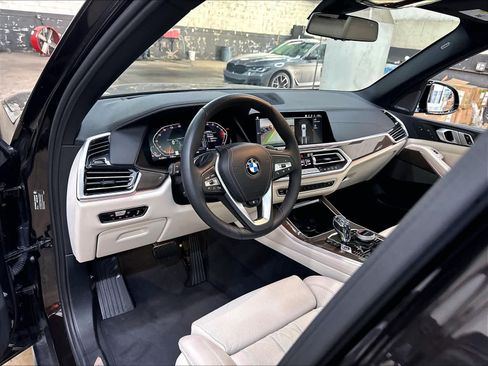 Used 2023 BMW X5 xDrive40i w/ Executive Package AWD/4WD image 16