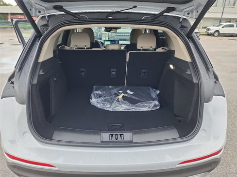 New 2026 Lincoln Corsair Premiere image 18