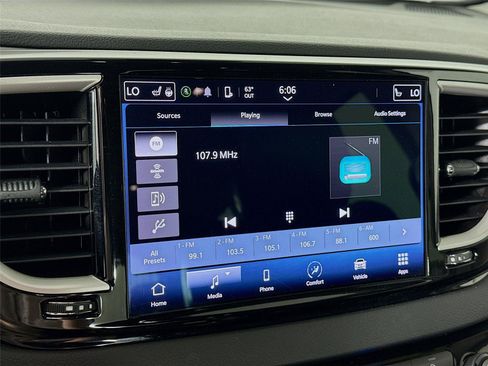 Used 2022 Chrysler Pacifica Touring-L FWD image 7