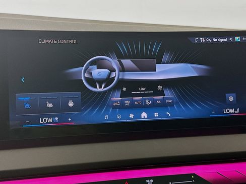 Used 2025 BMW X3 xDrive30i w/ Premium Package image 17