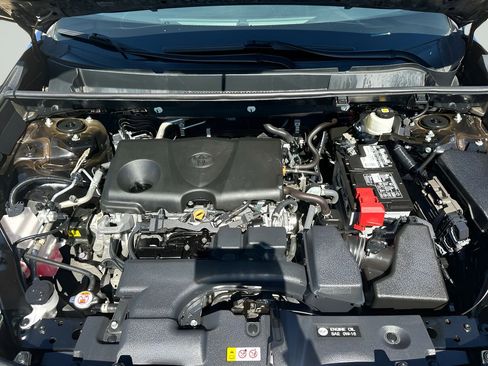 Used 2022 Toyota RAV4 XLE AWD/4WD image 27