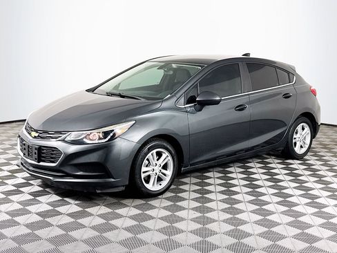 Used 2017 Chevrolet Cruze LT w/ Convenience Package FWD image 4