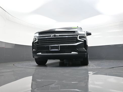 Used 2021 Chevrolet Suburban LT w/ LT Signature Package image 10