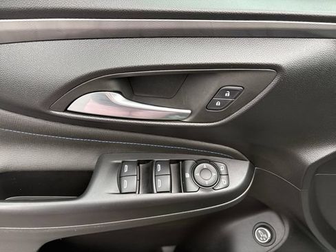 Used 2024 Buick Envista Sport Touring w/ Convenience I Package FWD image 19