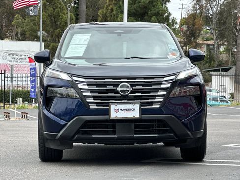 Used 2024 Nissan Rogue SV AWD/4WD image 8