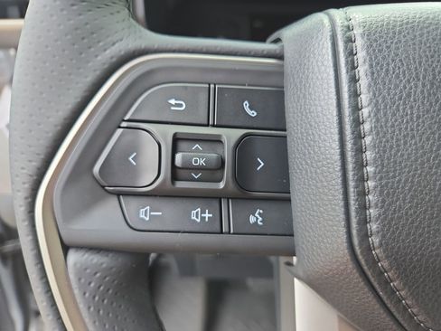 New 2026 Toyota 4Runner SR5 AWD/4WD image 17