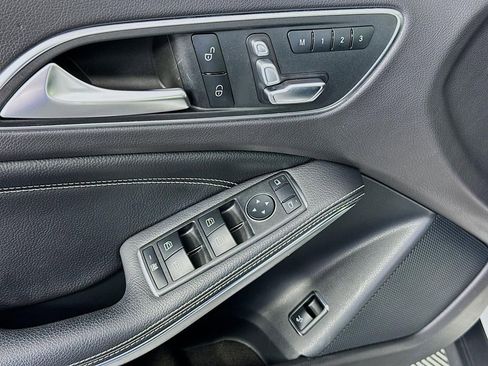 Used 2019 Mercedes-Benz GLA 250 4MATIC image 21