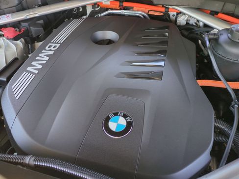 New 2026 BMW X5 xDrive50e w/ M Sport Package image 34