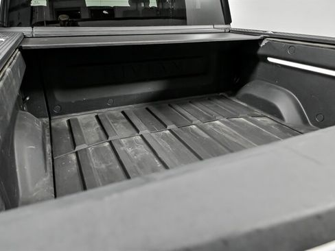 Used 2022 Rivian R1T Launch Edition image 14