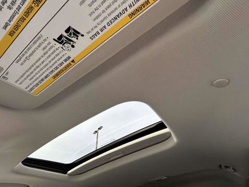 New 2026 Chevrolet Trax ACTIV w/ Sunroof Package image 11