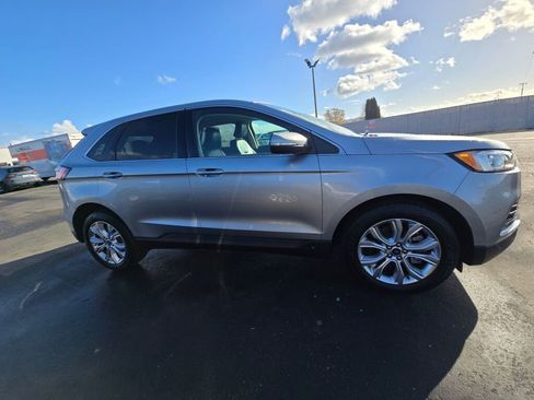 Used 2022 Ford Edge Titanium image 5