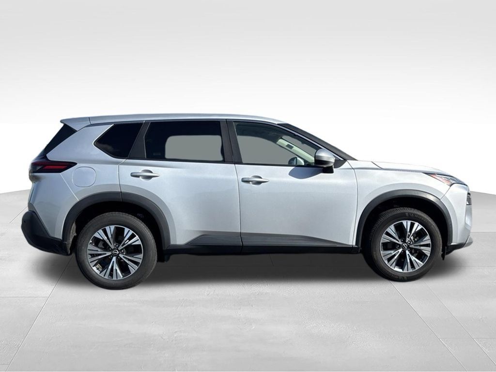 Used 2023 Nissan Rogue SV FWD image 4