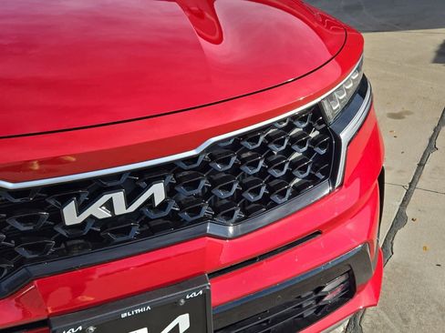 Certified 2022 Kia Sorento EX w/ Panoramic Sunroof Package image 10