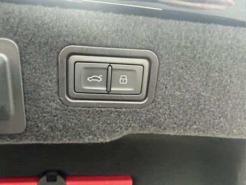 Used 2020 Audi S8 L w/ S8 Executive Package image 47