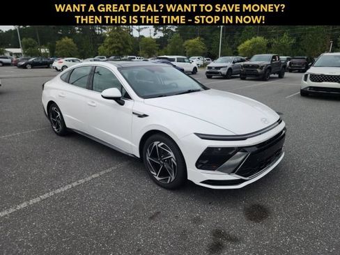 Used 2025 Hyundai Sonata SEL FWD image 1