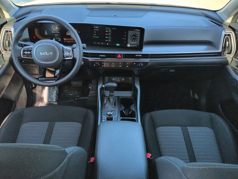 Used 2025 Kia Sorento LX FWD image 14