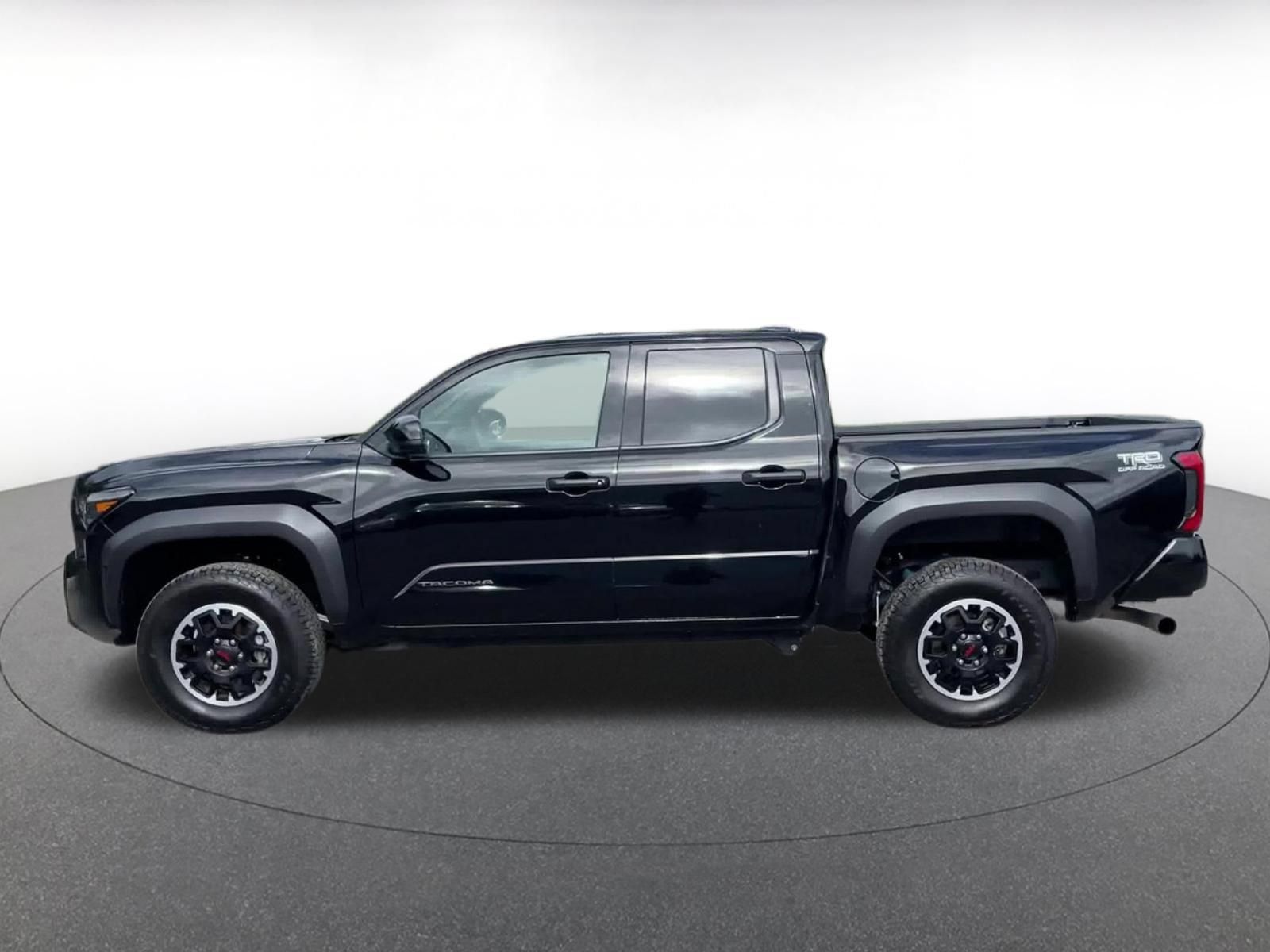 Used 2025 Toyota Tacoma TRD Off-Road AWD/4WD image 8