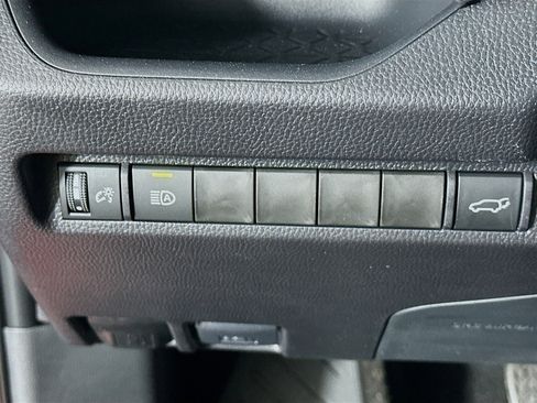 Used 2025 Toyota RAV4 XLE w/ Convenience Package image 17