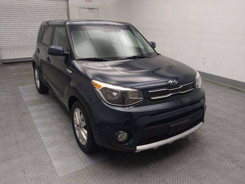 Used 2017 Kia Soul + FWD image 13