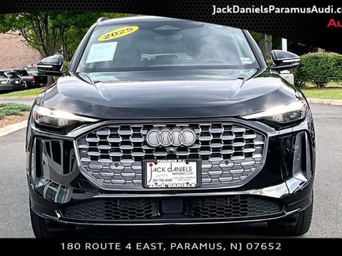 Used 2025 Audi Q5 Premium w/ Convenience Package AWD/4WD image 3