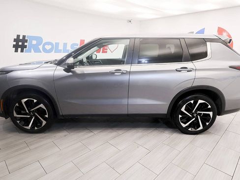 Used 2024 Mitsubishi Outlander FWD image 2