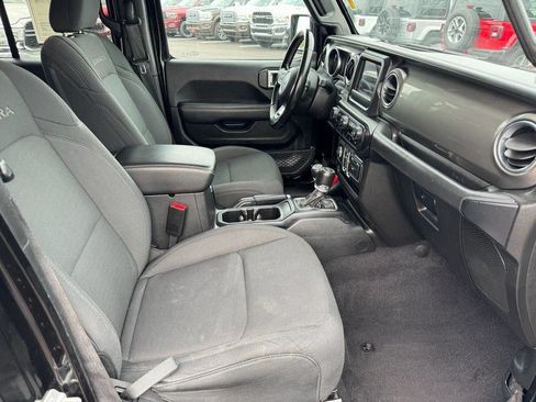 Used 2020 Jeep Wrangler Unlimited Sahara AWD/4WD image 27