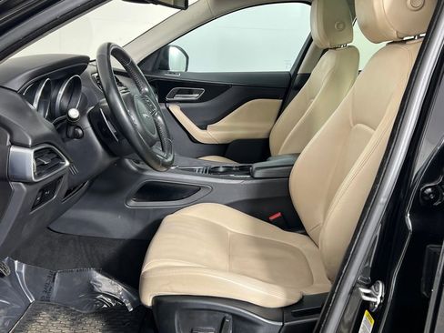 Used 2017 Jaguar F-PACE Premium image 15