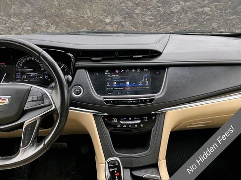 Used 2019 Cadillac XT5 AWD image 6