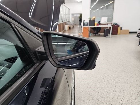 Used 2021 Chevrolet Equinox LS w/ LS Convenience Package image 36