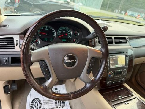 Used 2014 GMC Yukon Denali AWD/4WD image 20