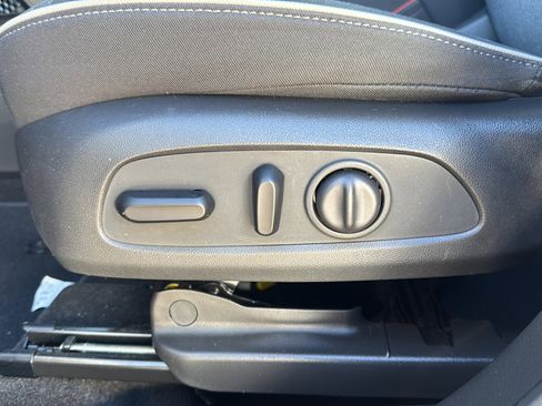 Used 2022 Chevrolet TrailBlazer LT w/ Convenience Package image 13