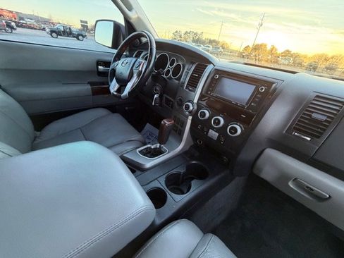 Used 2017 Toyota Sequoia Platinum image 13