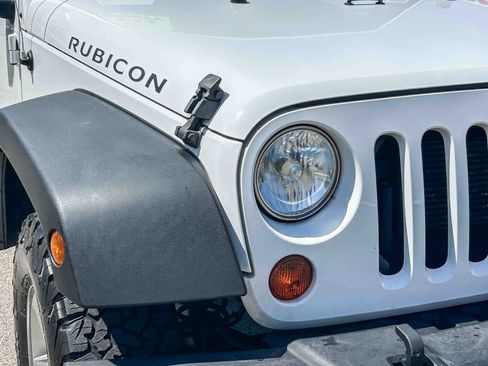 Used 2012 Jeep Wrangler Rubicon w/ PWR Convenience Group AWD/4WD image 4