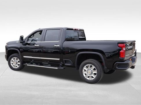 Certified 2024 Chevrolet Silverado 3500 High Country AWD/4WD image 8