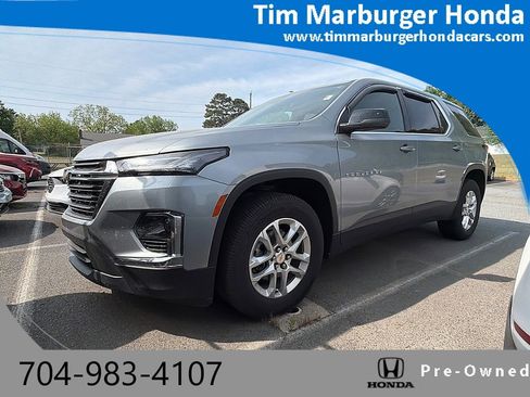 Used 2023 Chevrolet Traverse LS FWD image 1