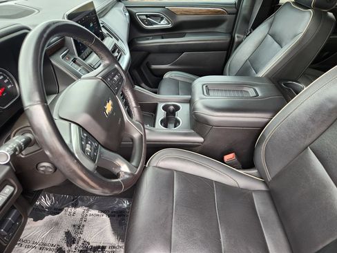Used 2021 Chevrolet Tahoe Premier w/ Premium Package AWD/4WD image 4