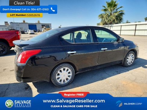 Used 2015 Nissan Versa SV FWD image 4