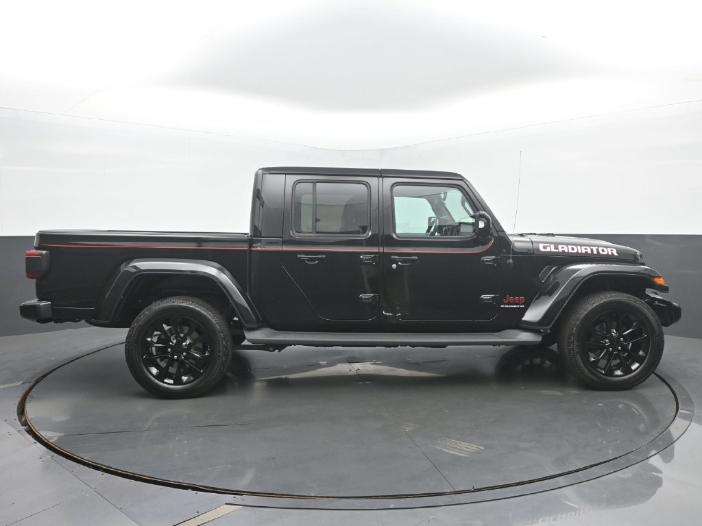 Used 2023 Jeep Gladiator Overland AWD/4WD image 7