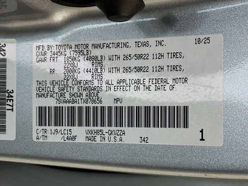 Used 2026 Toyota Sequoia Capstone AWD/4WD image 32