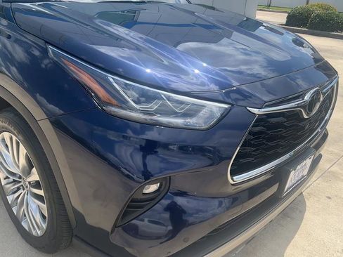 Used 2025 Toyota Highlander Platinum AWD/4WD image 10