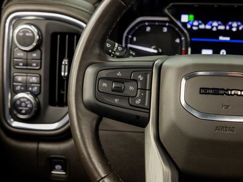 Used 2023 GMC Sierra 2500 Denali w/ Denali Ultimate Package AWD/4WD image 42