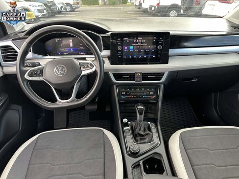 Used 2025 Volkswagen Taos SE w/ Panoramic Sunroof Package AWD/4WD image 13